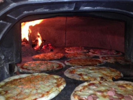 Pizzeria I Portici food