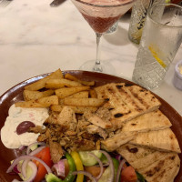 Niko’s Greek Taberna food