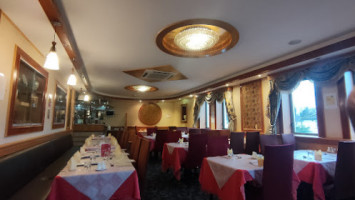 Sequoia Chinese inside