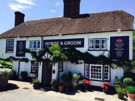 The Horse And Groom outside