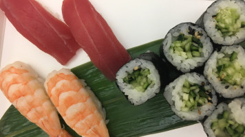 College Sushi food