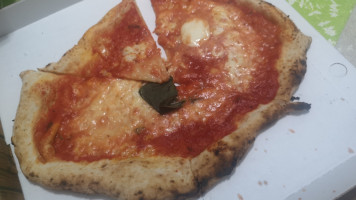L'universita Della Pizza E Del Panuozzo food
