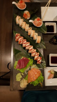 I-sushi inside