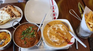Royal Tandoori Indian Takeaway food