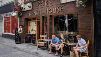 Robs Ranch House food