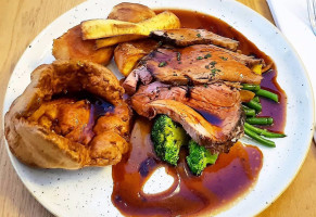 The Yew Tree Henley On Thames food