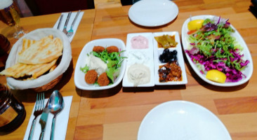 Taze Meze Mangal food