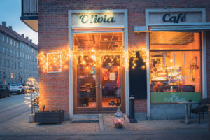 Café Olivia outside