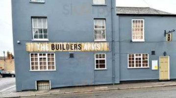 The New Builders Arms outside