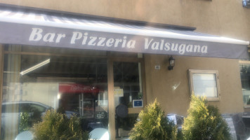 Pizzeria Valsugana outside