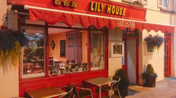 Lily House Thai Chinese Cuisine food