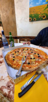 Pizzeria Il Ciclone food
