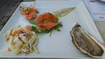 Club 28 Beach food