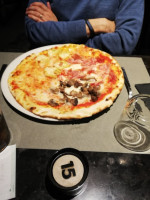 L'11 Pizzeria food
