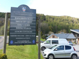 Mains Of Taymouth Courtyard outside
