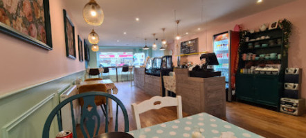 Icones Ice-cream Parlour And Greenway Hostel inside