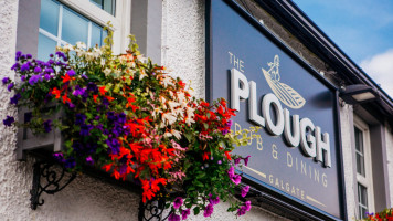 The Plough Pub Dining outside