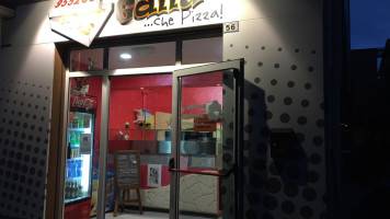 Gallu Che Pizza food