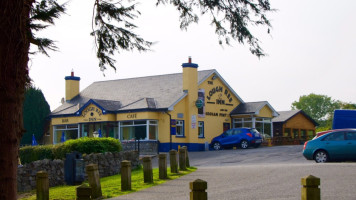 Lough Ree Inn outside
