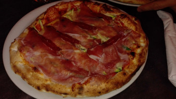 Pizzeria L'aquila food