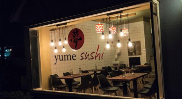 Yume Sushi inside