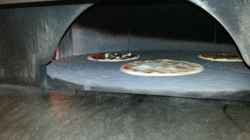 Arte Della Pizza food