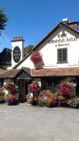 The Queen Inn outside