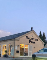 Valentino Pizza food