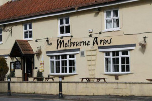 The Melbourne Arms outside