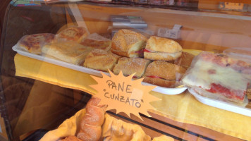 Panificio La Fragranza Del Pane Di Oddo Leo food