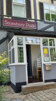 The Strawbury Duck outside