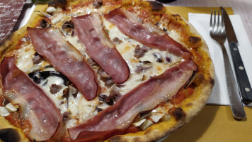 Pizza Inn Di Sefa Besnik food