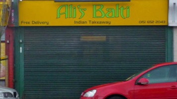 Ali's Balti outside