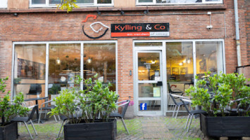 Kylling Pizza Expressen outside