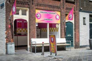 Gijs Mien Oliebollen Frozenyoghurt Churros Nederland inside