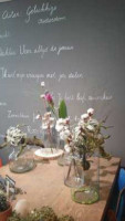 By J Bloemen En Craft Cafe inside