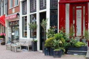 Cafe De Prins outside