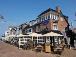 Grand Café Het Wapen Van Egmond outside