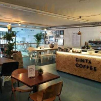 Cinta Coffee inside