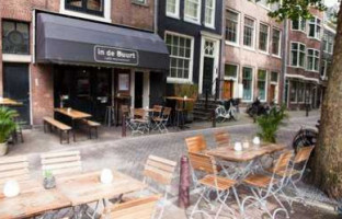Cafe In De Buurt inside