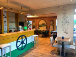 Indian Hut Aalsmeer inside