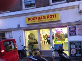 Roopram Roti Eetcafe Amsterdam inside