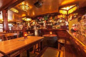 Hoopman Irish Pub inside