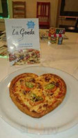 Pizzeria La Gonda food