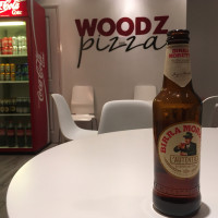 Woodz Pizza food