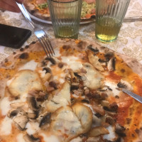 Pizzeria E Antipasteria L' Angoletto food