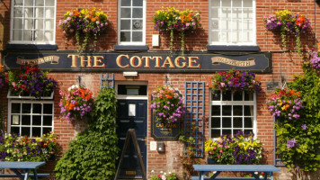 The Cottage Inn outside