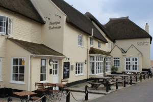 Bridport Arms outside