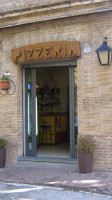Pizzeria Kata outside