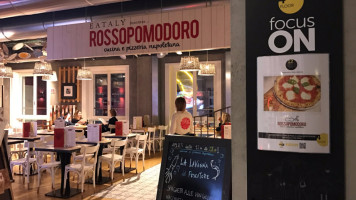 Rossopomodoro Milano San Babila food